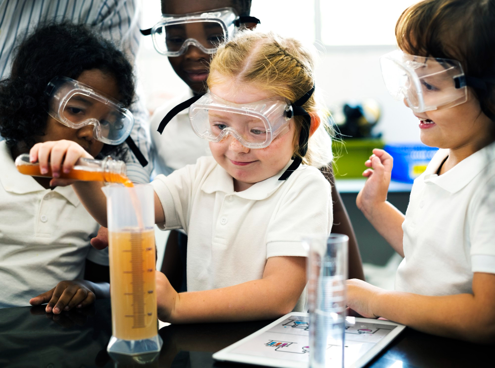 Engaging Science Workshops for Primary Schools: Inspiring Curiosity and Exploration!