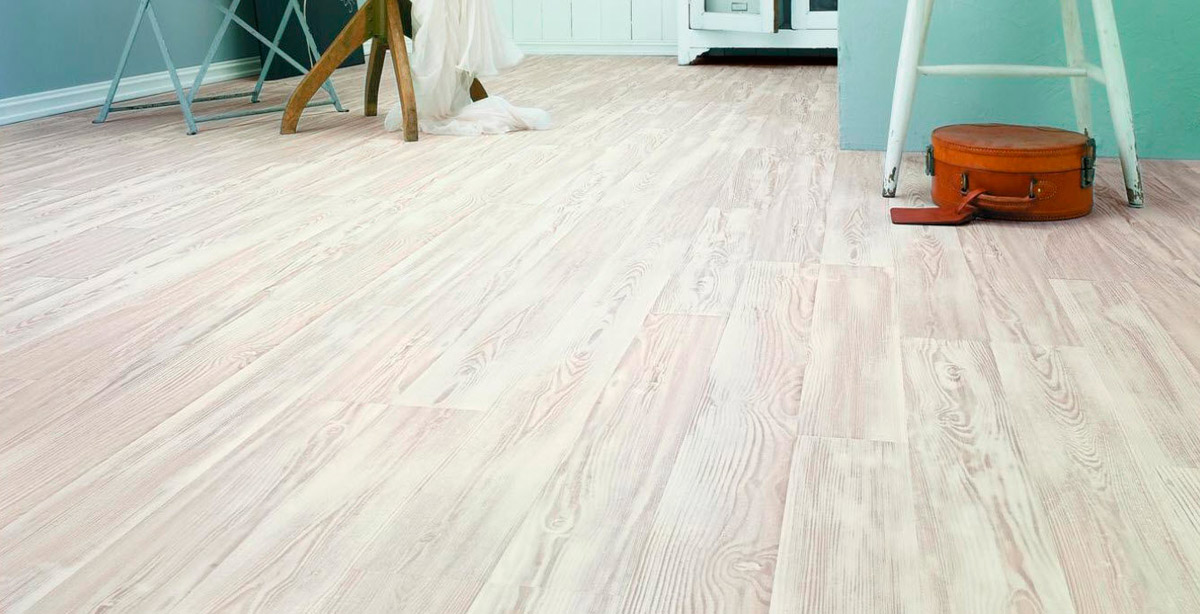 Achieving a Coastal Vibe with Whitewashed Hardwood Floors